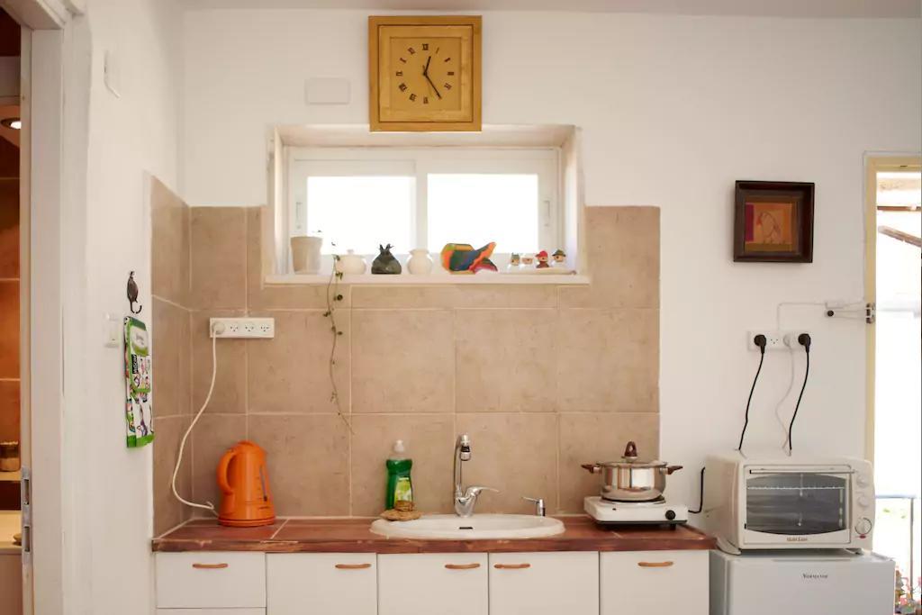 Irit'S Apartment Неве Илан Екстериор снимка
